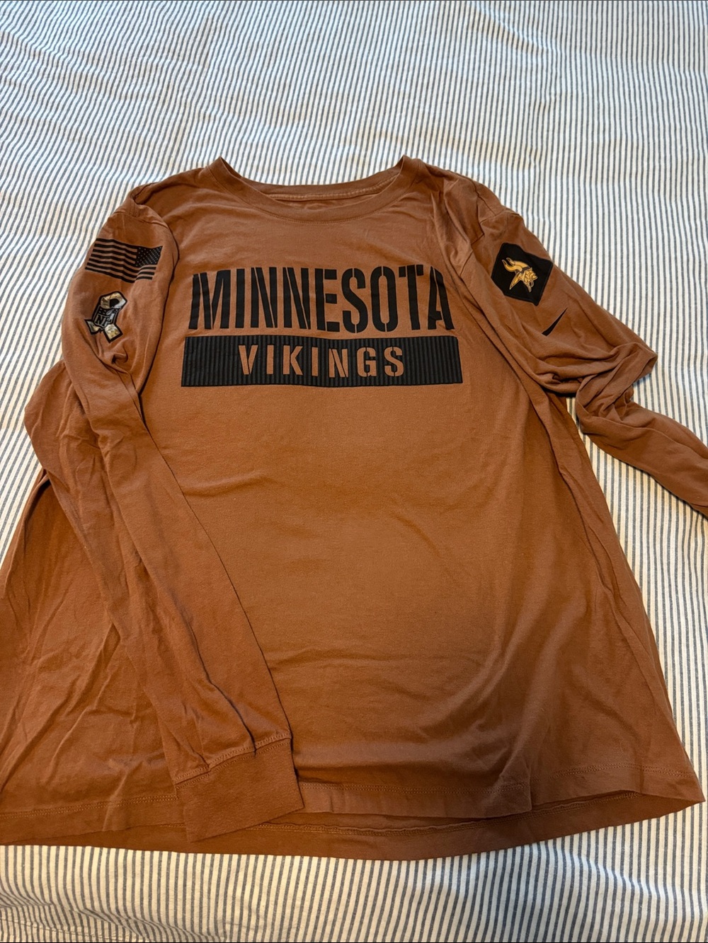 Nike Minnesota Vikings Long Sleeve Shirt - Brown and Black